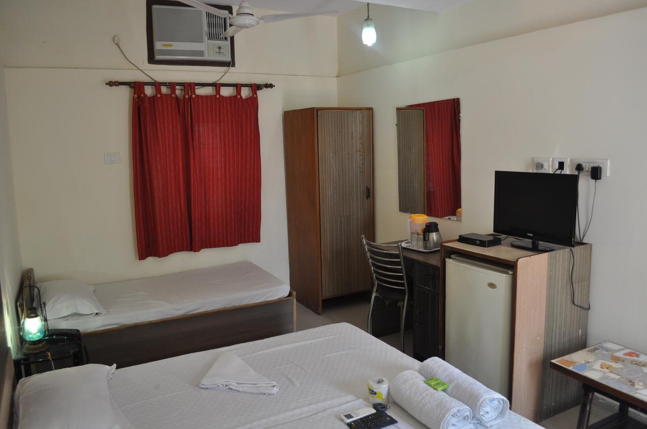 Hotel Kabli New Delhi Ngoại thất bức ảnh