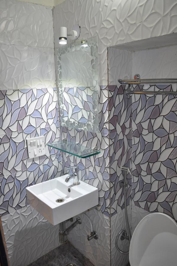 Hotel Kabli New Delhi Ngoại thất bức ảnh
