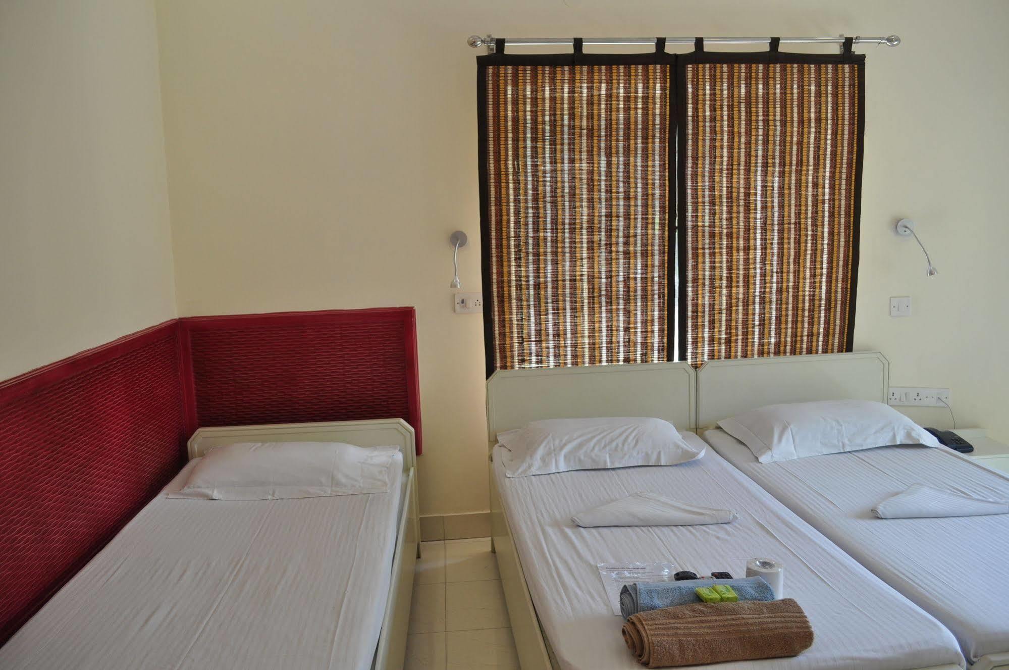 Hotel Kabli New Delhi Ngoại thất bức ảnh
