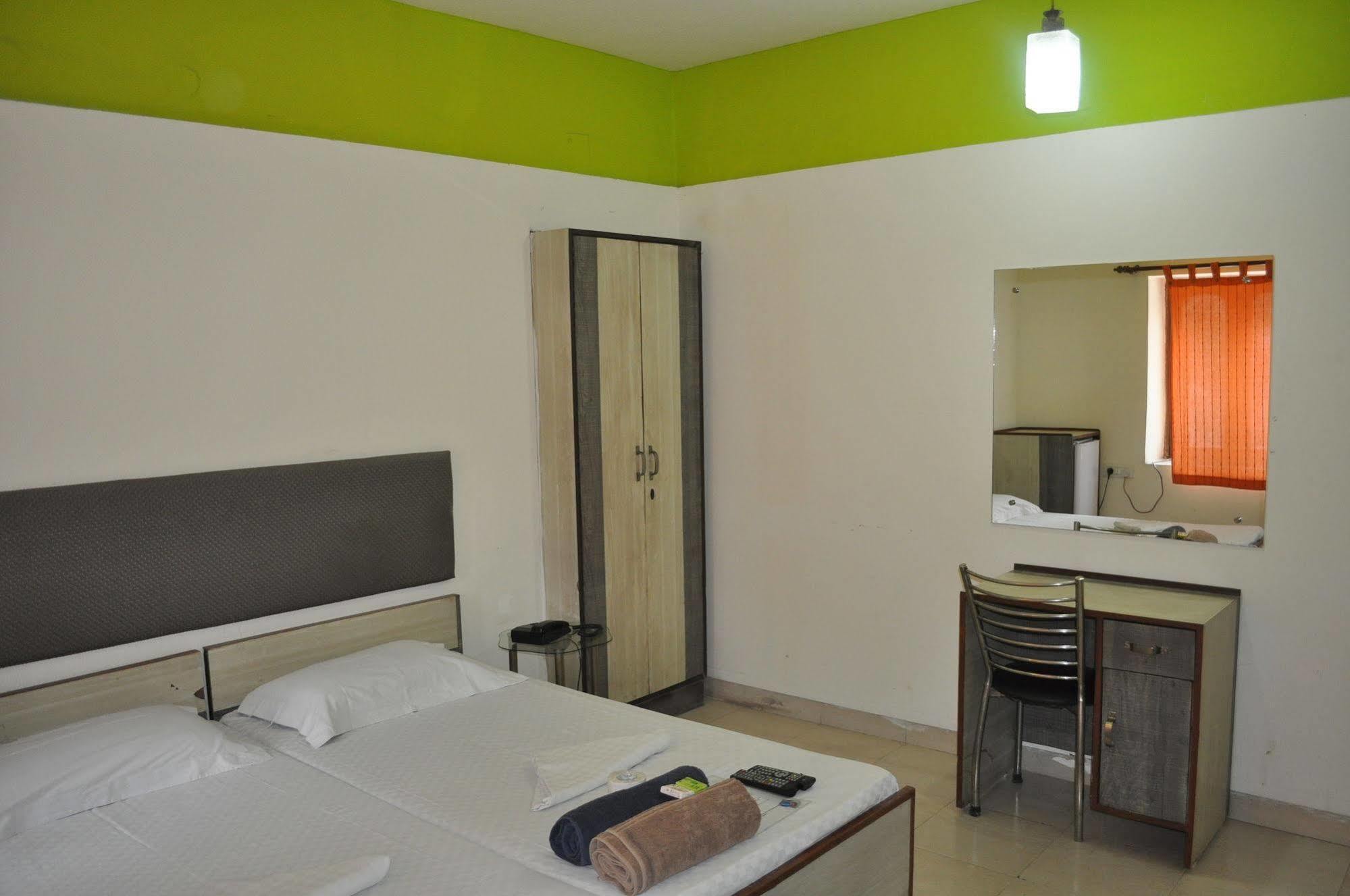 Hotel Kabli New Delhi Ngoại thất bức ảnh