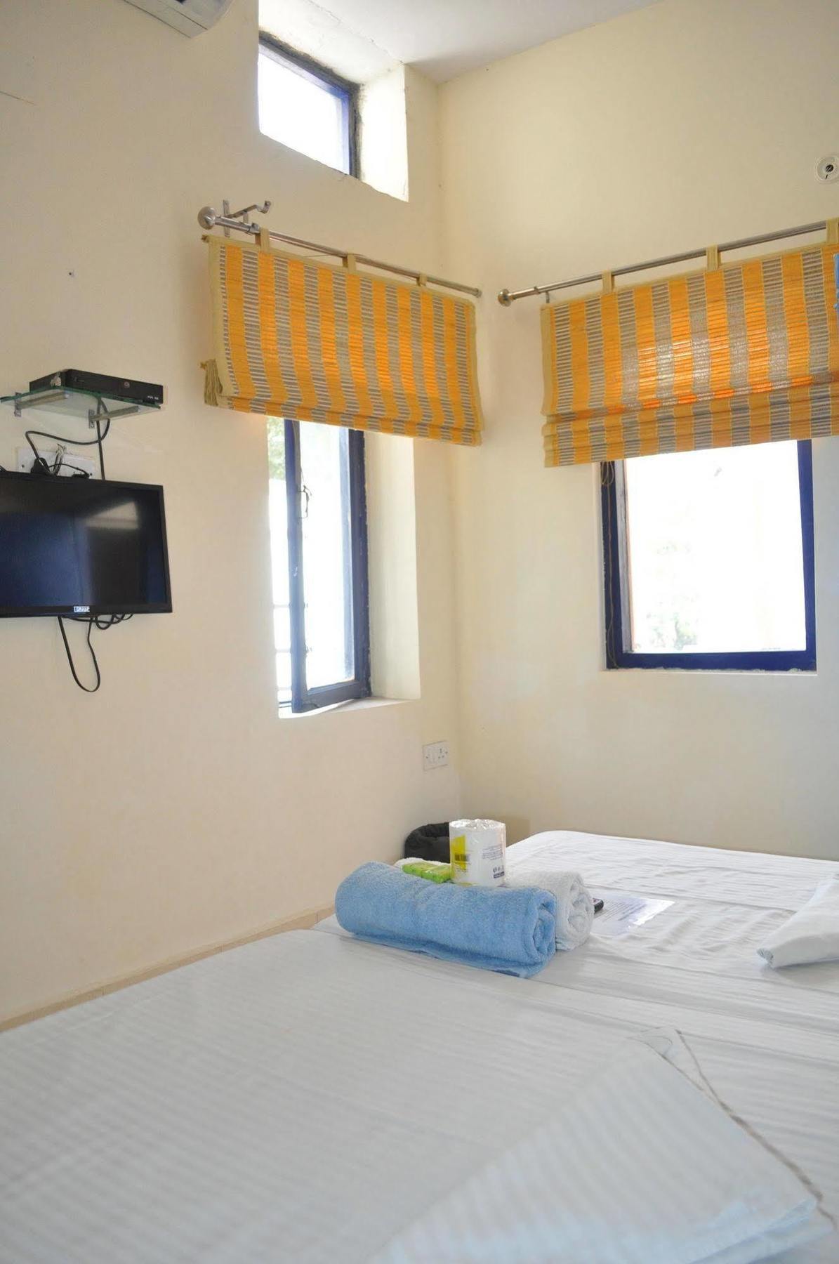 Hotel Kabli New Delhi Ngoại thất bức ảnh
