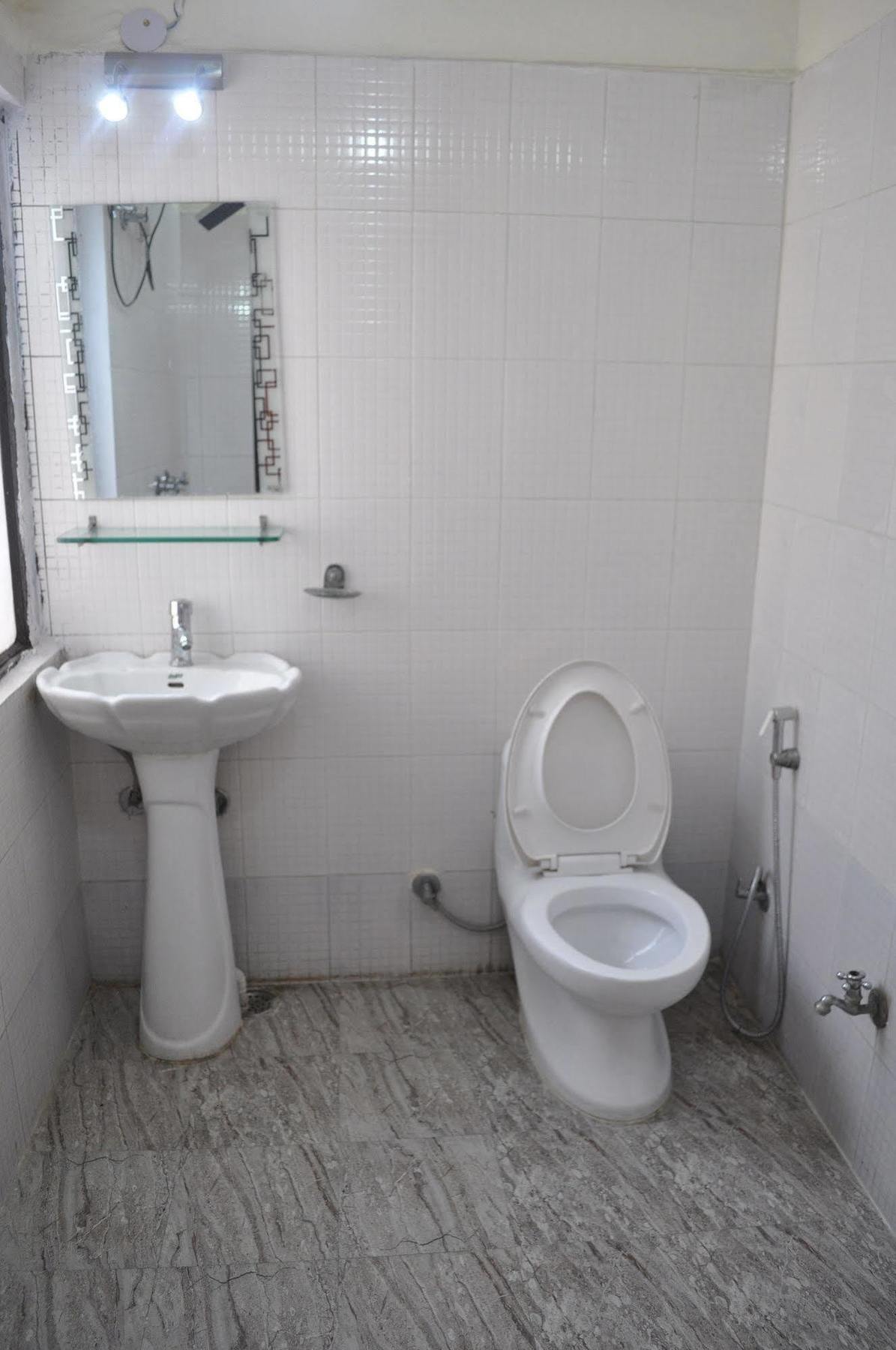 Hotel Kabli New Delhi Ngoại thất bức ảnh