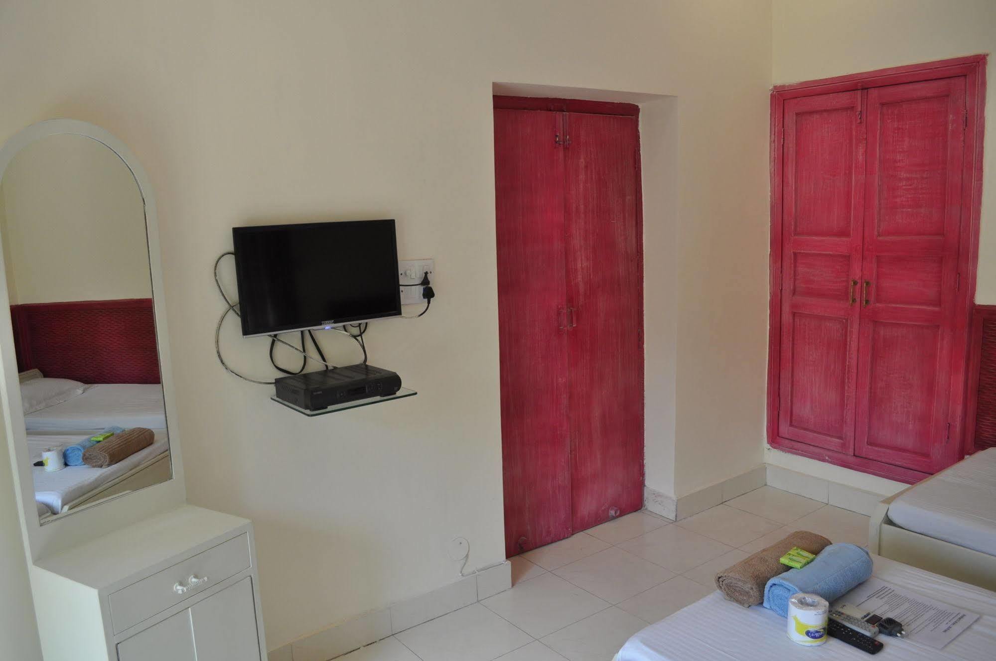 Hotel Kabli New Delhi Ngoại thất bức ảnh